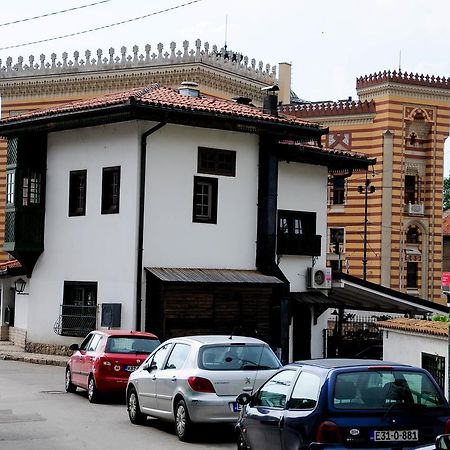 Dino Appartement Sarajevo Buitenkant foto