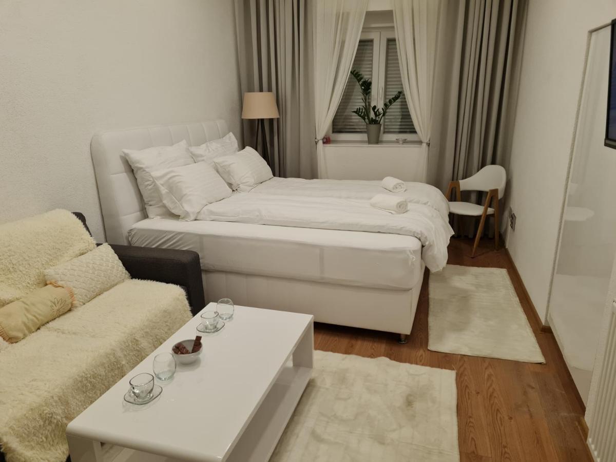 Dino Appartement Sarajevo Buitenkant foto