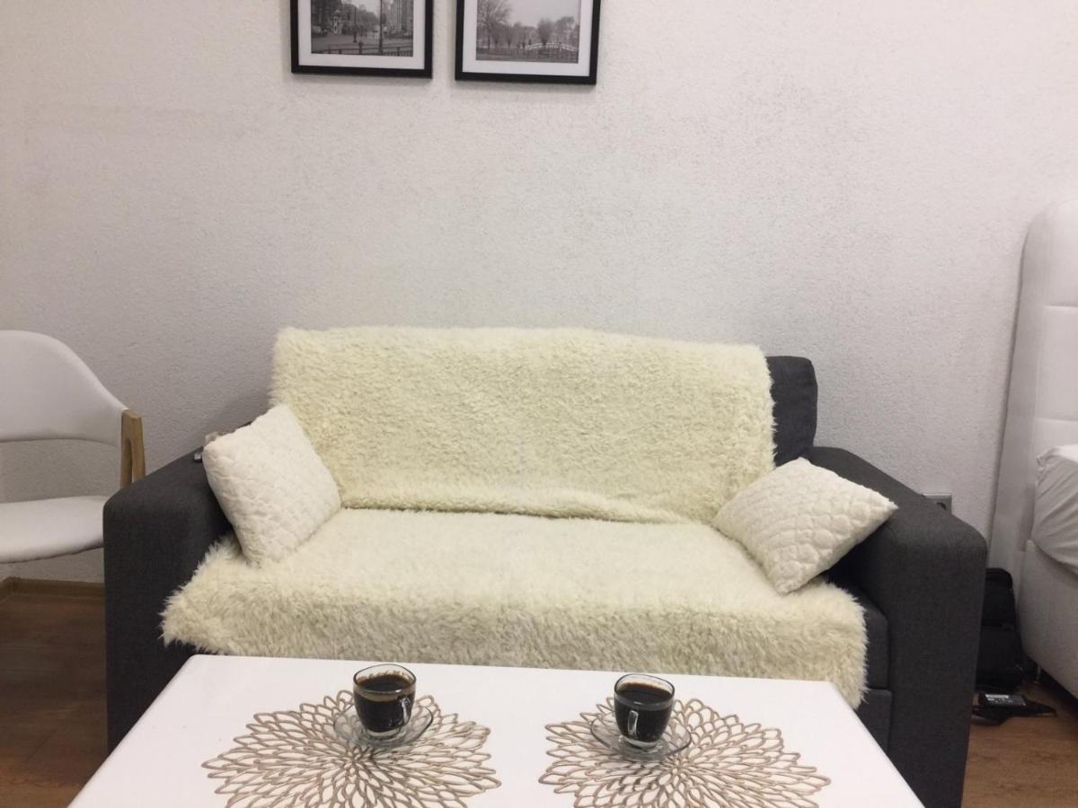 Dino Appartement Sarajevo Buitenkant foto