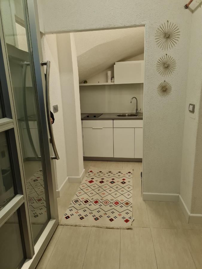 Dino Appartement Sarajevo Buitenkant foto