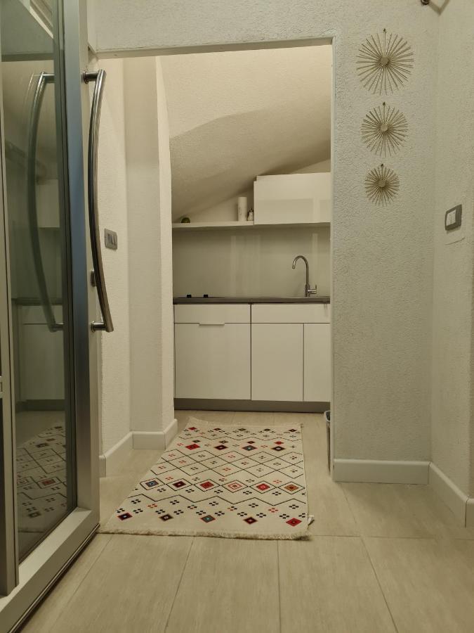 Dino Appartement Sarajevo Buitenkant foto