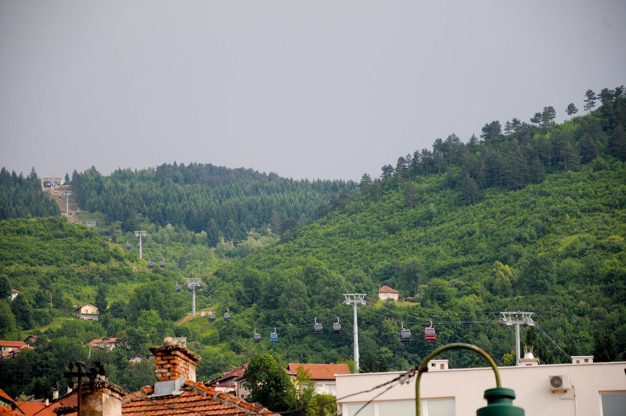 Dino Appartement Sarajevo Buitenkant foto