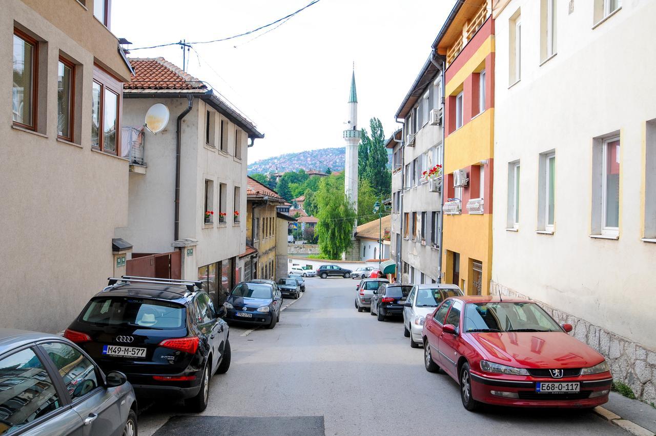 Dino Appartement Sarajevo Buitenkant foto