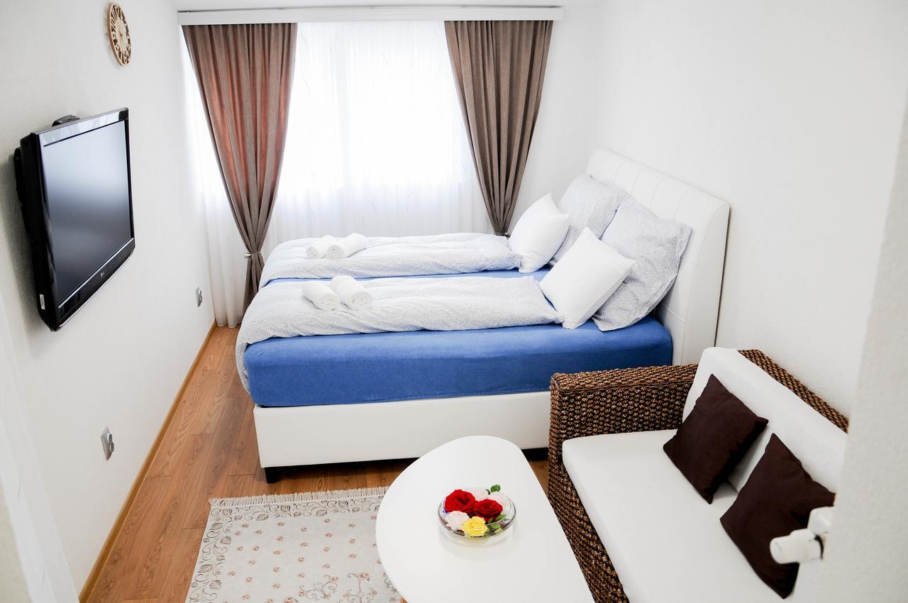 Dino Appartement Sarajevo Buitenkant foto