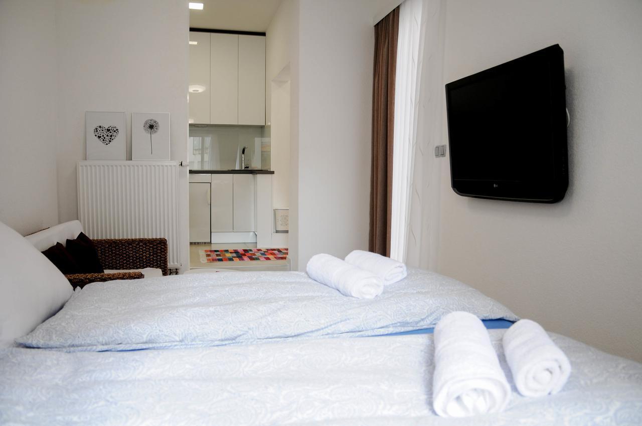 Dino Appartement Sarajevo Buitenkant foto