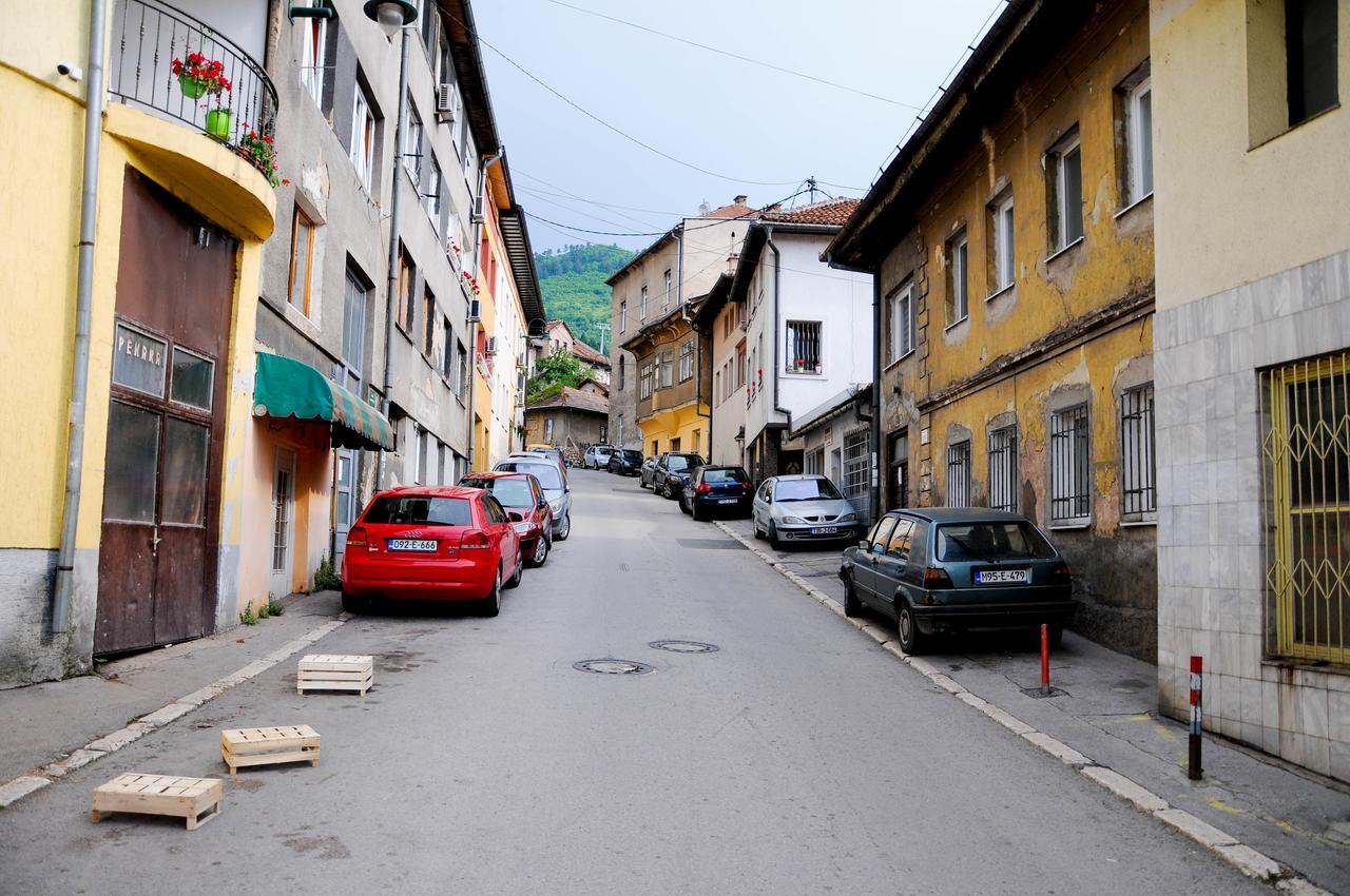 Dino Appartement Sarajevo Buitenkant foto